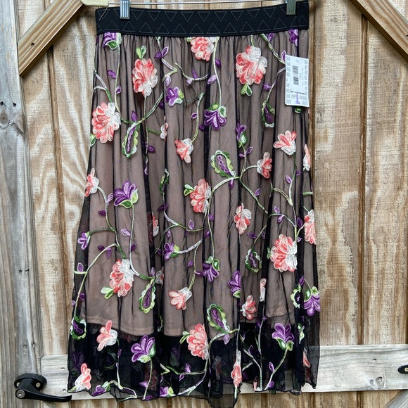 LulaRoe - Lola Skirt - Picture 1 of 3